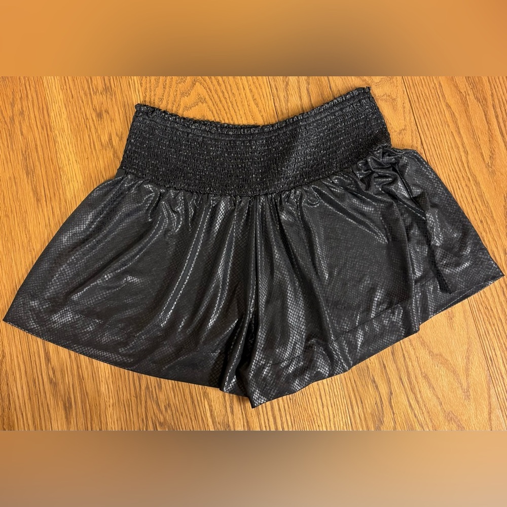 TCEC Snake Print Black Women's Shorts